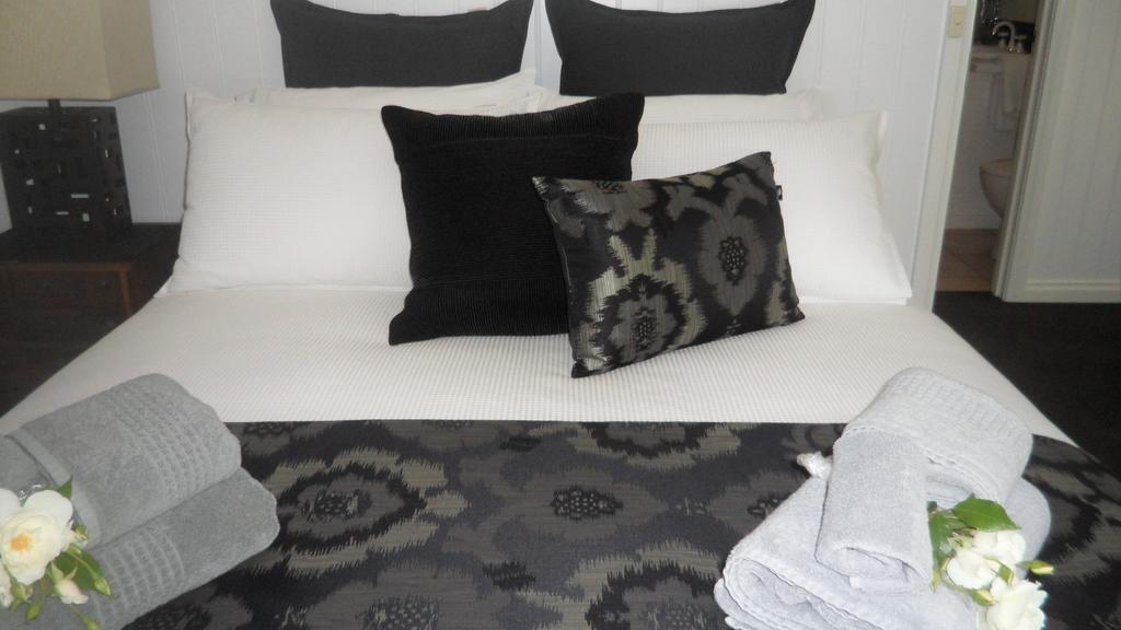 Creek Cottage Bed And Breakfast Traralgon Bilik gambar